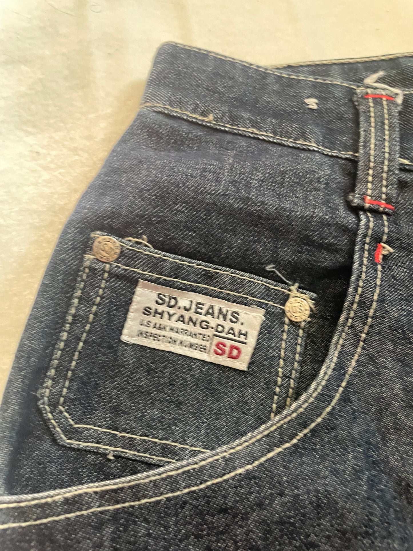 Shyang-dah White Stitched Jorts 30’